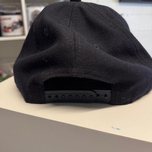 Classic Snapback New York Yankees Hat - OSFM - Picture 3 of 3